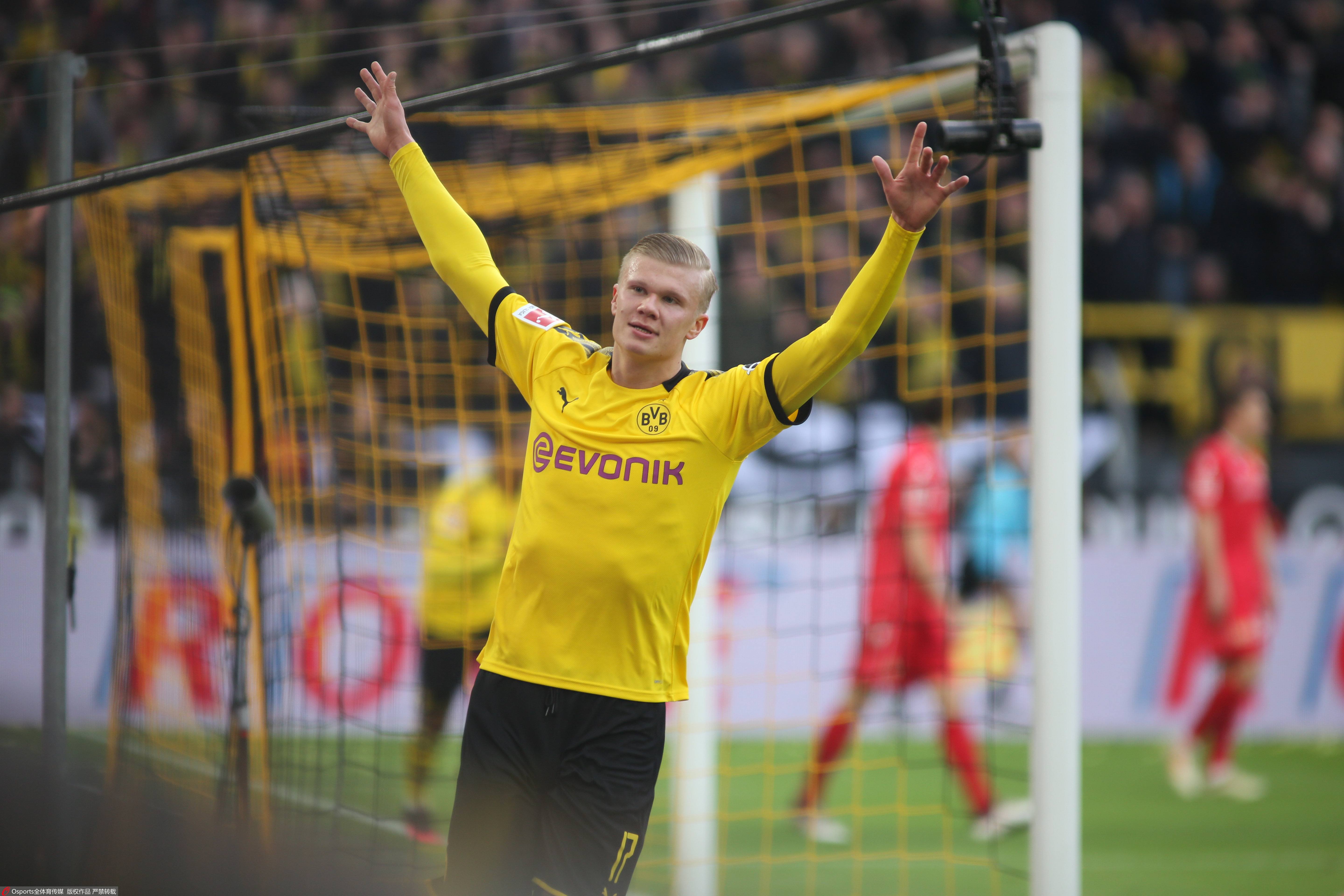 切马：比起布斯克茨，我觉得自己更像罗德里（切马自评：更像罗德里，而非布斯克茨）