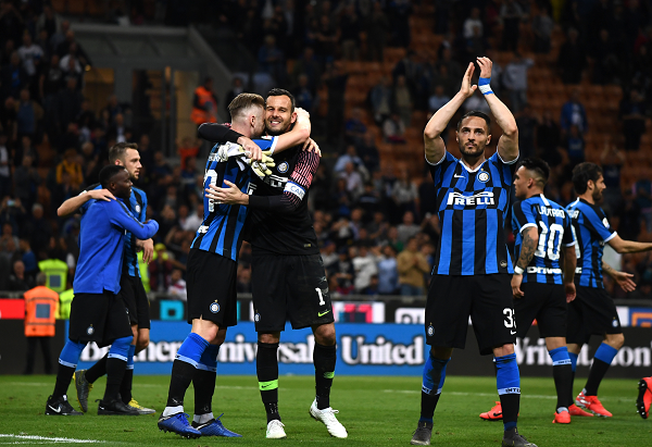 卡拉格怒喷萨拉赫8分钟，麦迪逊震惊脸：我现场看他开炮