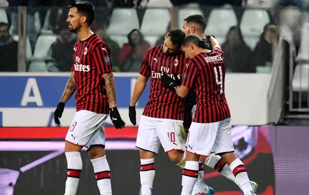 图片报：法比奥-席尔瓦渴望参加世界杯，正推动冬窗离开多特（图片报：为争世界杯席位，法比奥-席尔瓦正推动冬窗离开多特蒙德）