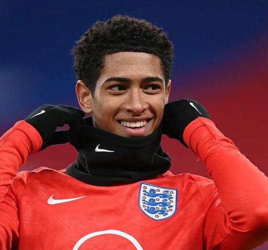 状态太差！霍福德&波杰姆斯基合计16中3，外线12中1（手感低迷！霍福德与波杰姆斯基合计16投3中，三分12投仅1中）