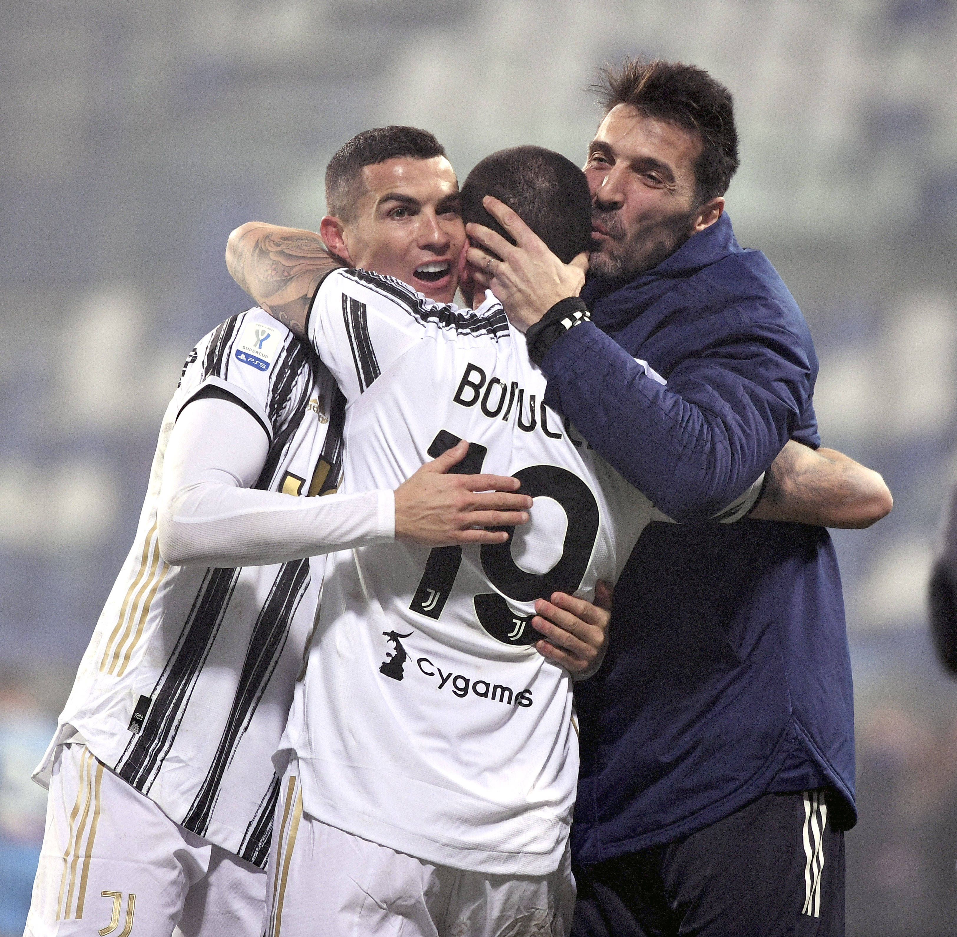 凌晨4点：欧冠19亿欧元对决，利物浦19人战国米，萨拉赫被弃！（凌晨4点，欧冠总身价19亿之战：利物浦19人挑战国米，萨拉赫落选！）