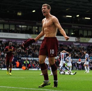 英超前瞻：利兹联伤兵满营残阵出征，切尔西近期状态极为出色（英超前瞻：利兹联伤病缠身客场出击，切尔西近况火热）