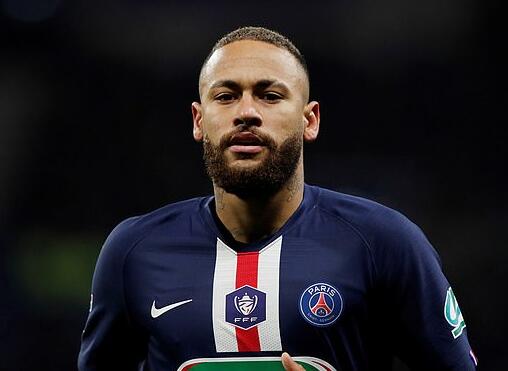 法尔克：格纳布里接近与拜仁续约 年薪或至1600万欧（法尔克：格纳布里续约拜仁在即，年薪预计达1600万欧元）