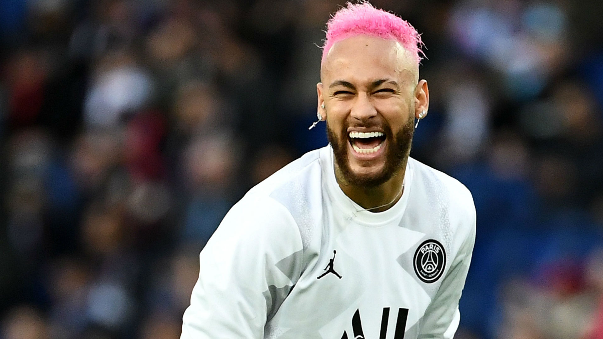 杰伦·布伦森33分率队大胜，助攻数跻身尼克斯队史前18（杰伦·布伦森轰下33分助尼克斯大胜，助攻数跻身队史前18）