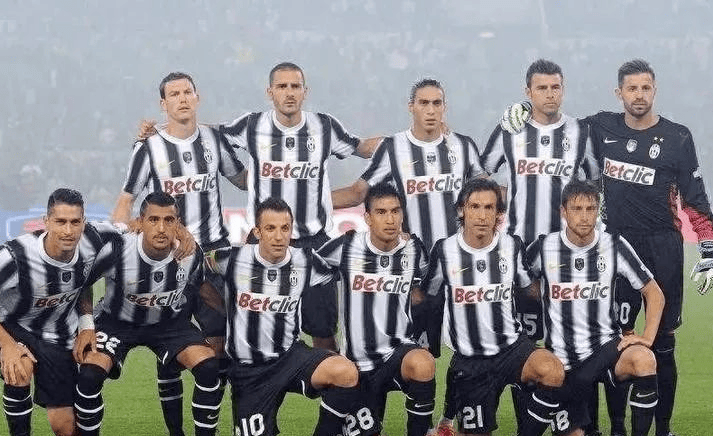 斯洛特执教利物浦联赛突破100分仅用48场，追平队史纪录（斯洛特率利物浦联赛48战斩获100分，追平队史纪录）